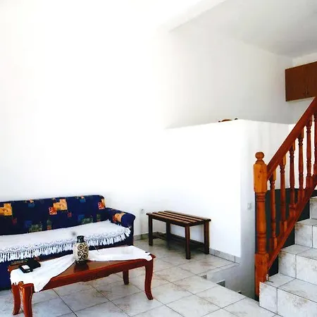 Charoula Apartamento *